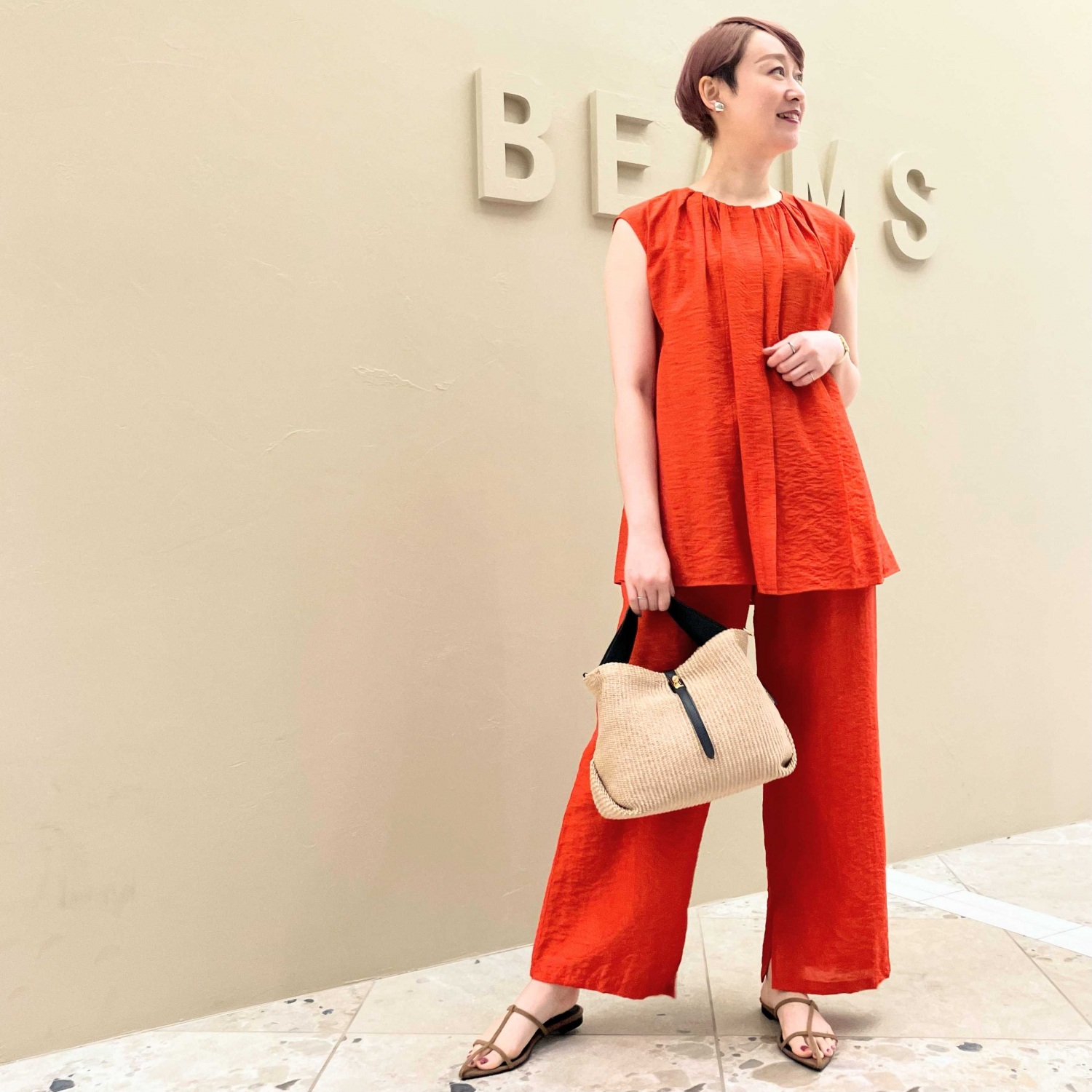 〈Demi-Luxe BEAMS〉レーヨンリネンギャザーブラウス&ドローストリングパンツ