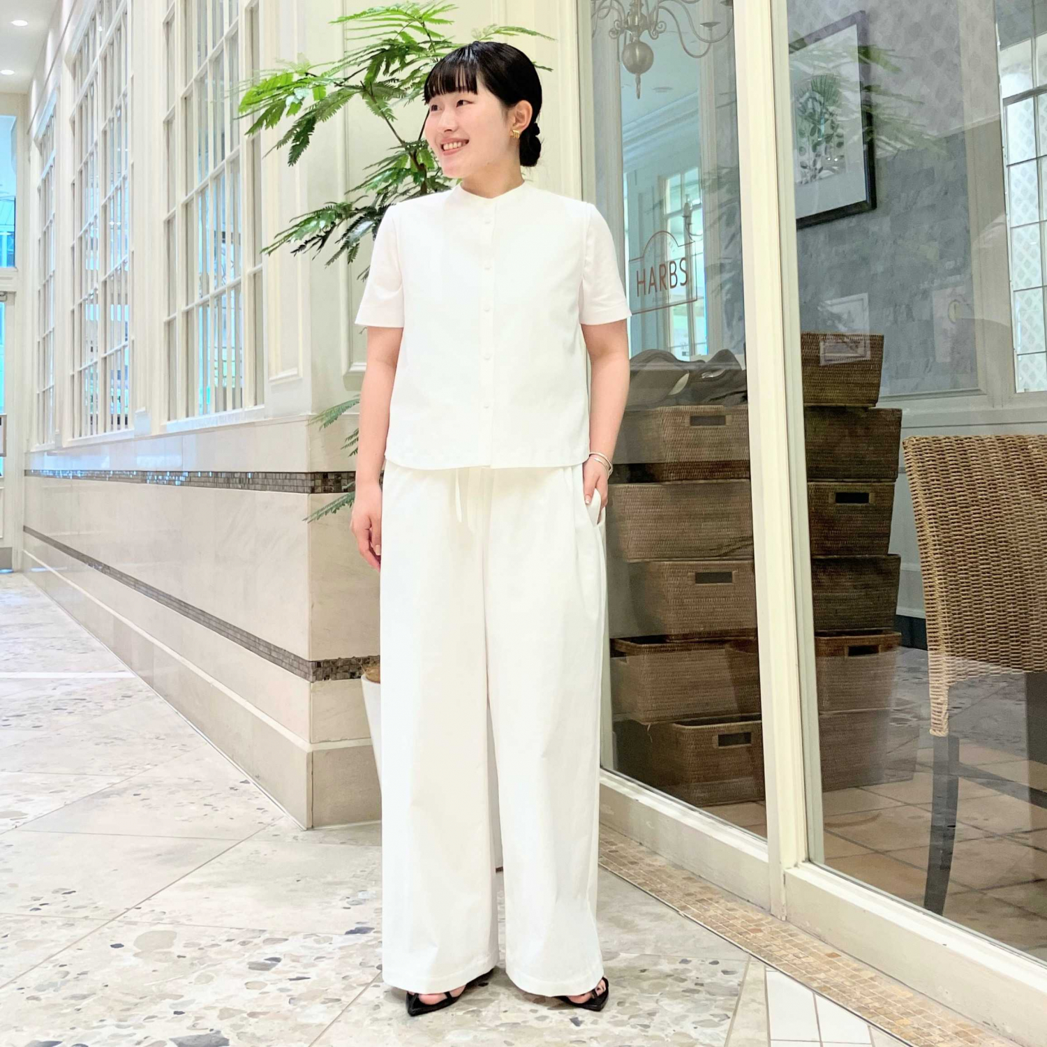〈Demi-Luxe BEAMS〉バンドカラードライシャツ&ウエストリボンドライパンツ