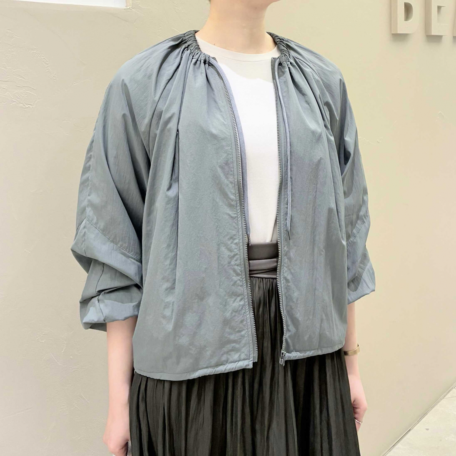 〈Demi-Luxe BEAMS〉AK+1 / エアリー ナイロン ブルゾン