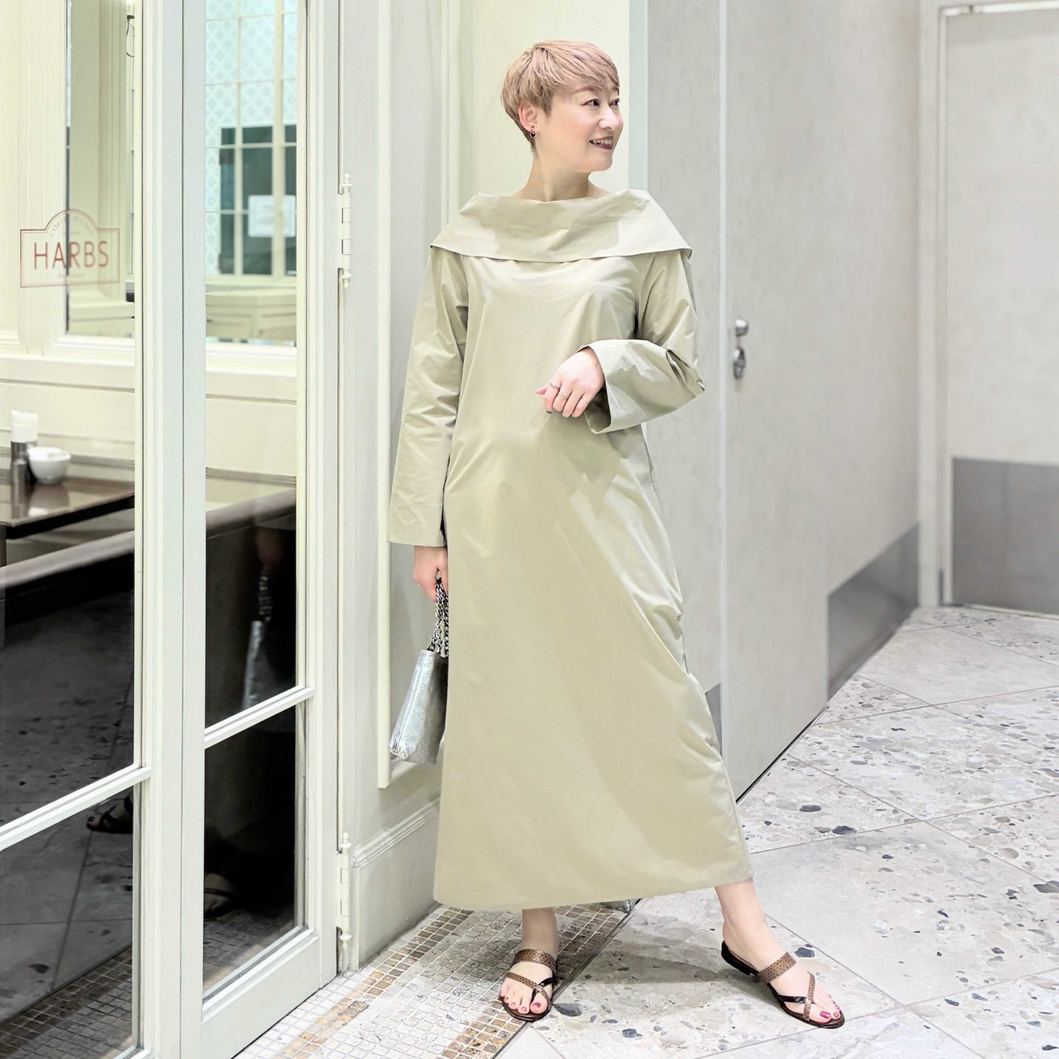 〈Demi-Luxe BEAMS〉 オフショルダーロングワンピース