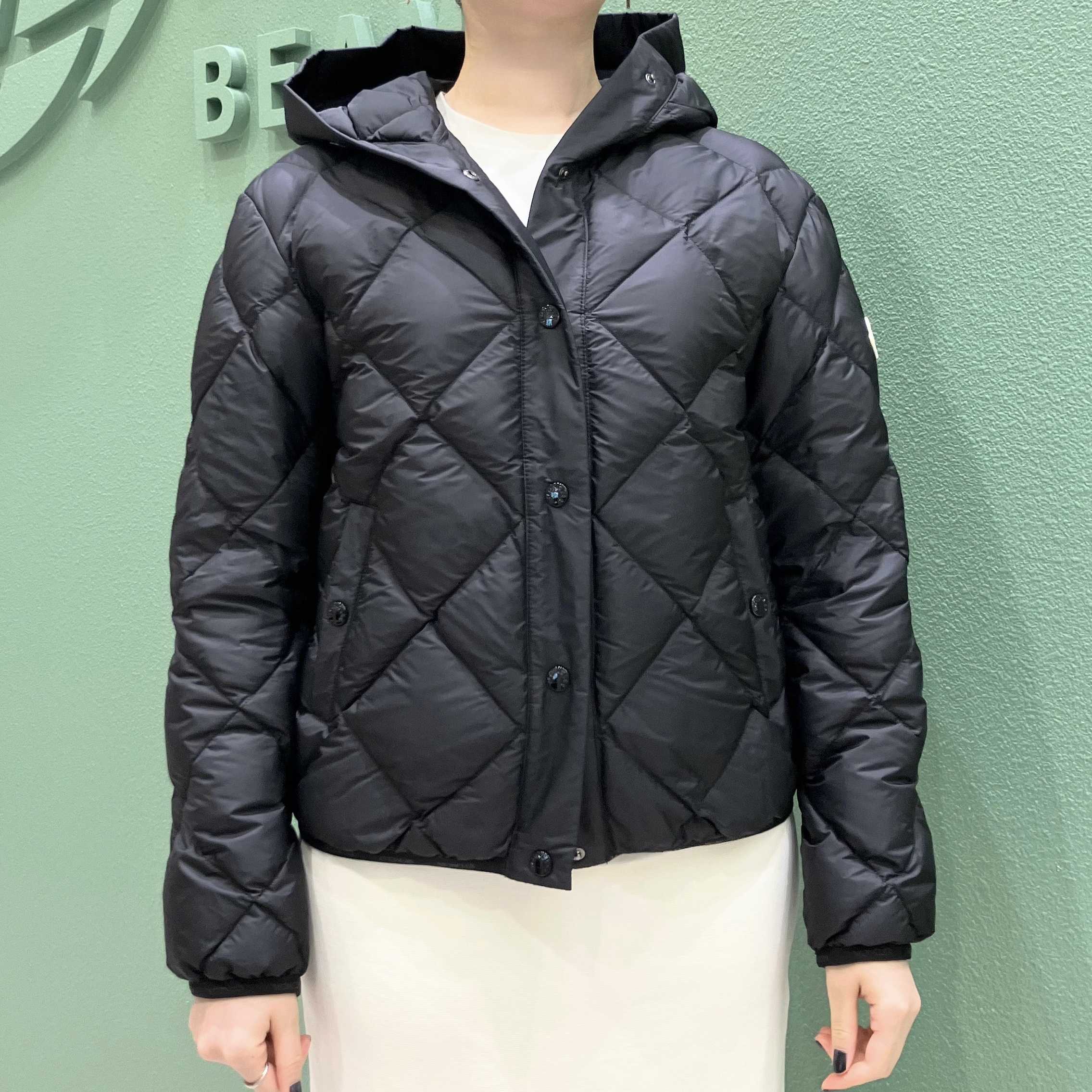 モンクレールDemi-Luxe BEAMSコラボ フード付きダウンジャケット Demi-Luxe BEAMS（デミルクス ビームス）MONCLER / シャツ